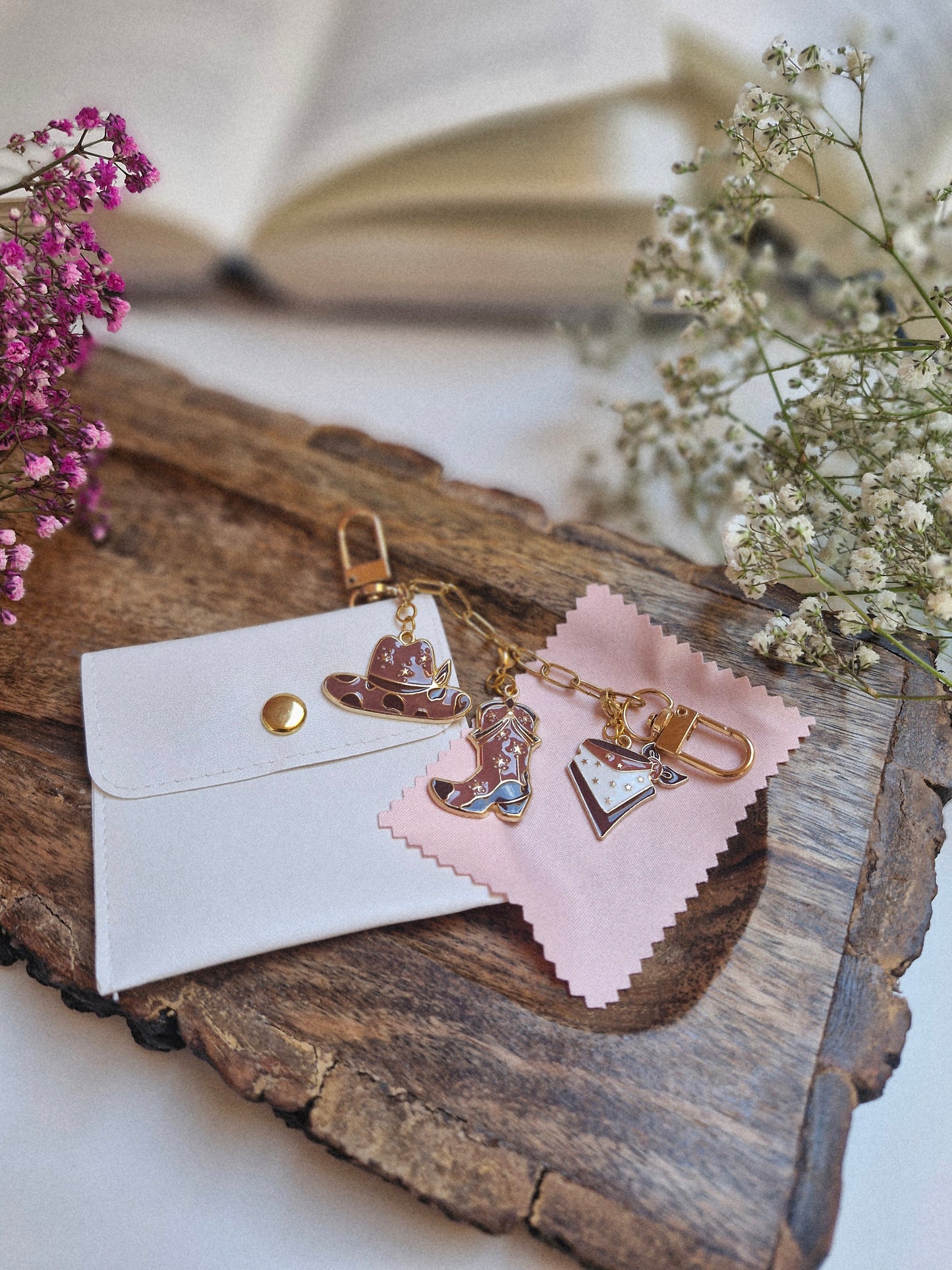 Cowboy Romance Charmkette für E-Reader, Tasche oder Schlüssel