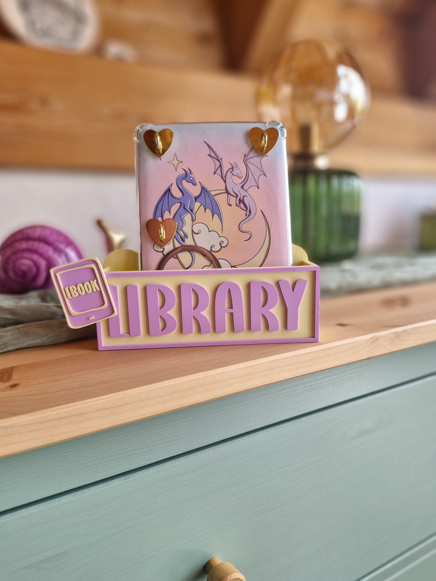 B-WARE-EReader Halterung – Deko fürs Bücherregal | 3D-Druck | Butteryellow & Lilac