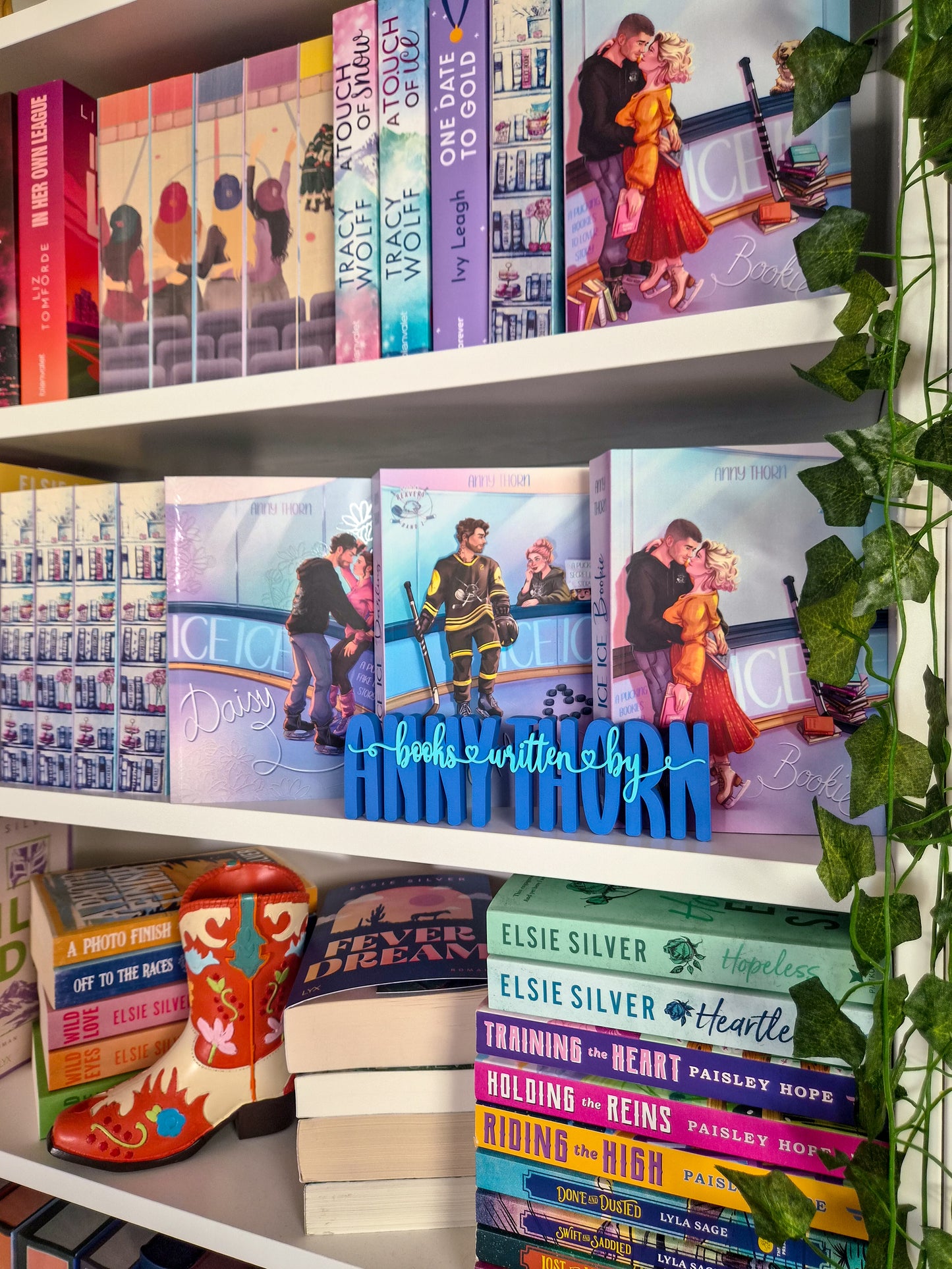 Books written by Anny Thorn – Schriftzug | Ice Hockey Romance | Deko fürs Bücherregal | 3D-Druck