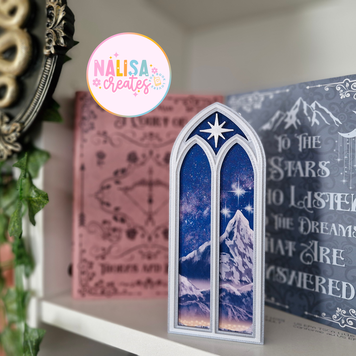Night Court Window |  Sarah J. Maas Universe | Deko fürs Bücherregal | 3D-Druck | A Court of Thorns and Roses