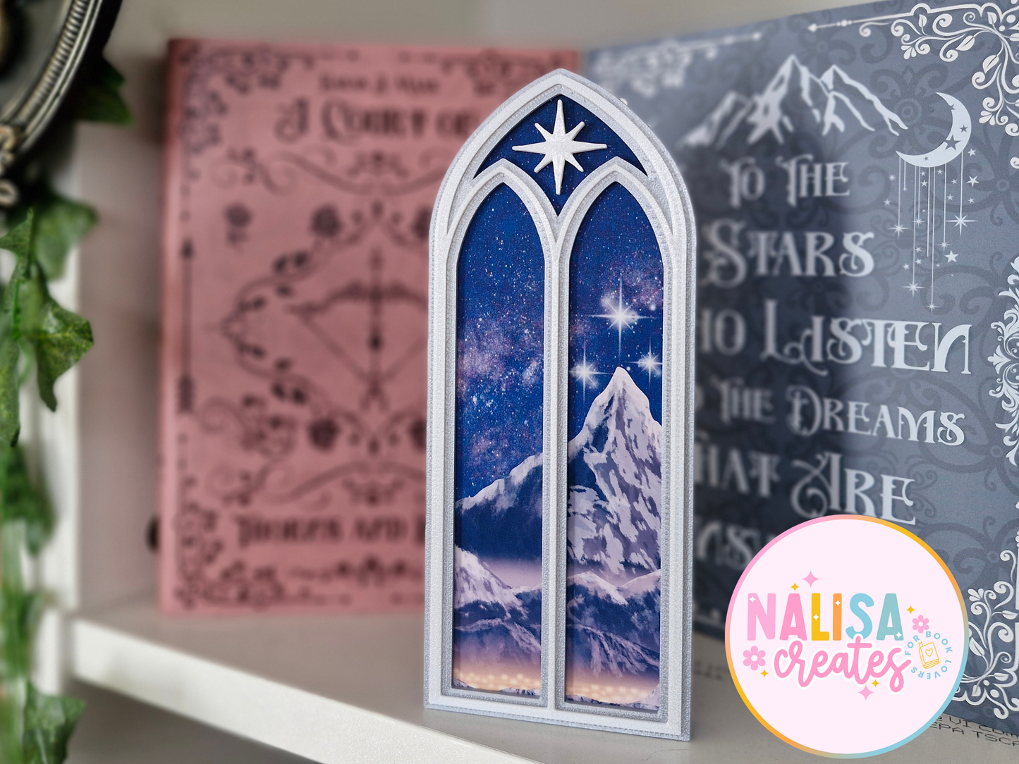 Night Court Window |  Sarah J. Maas Universe | Deko fürs Bücherregal | 3D-Druck | A Court of Thorns and Roses