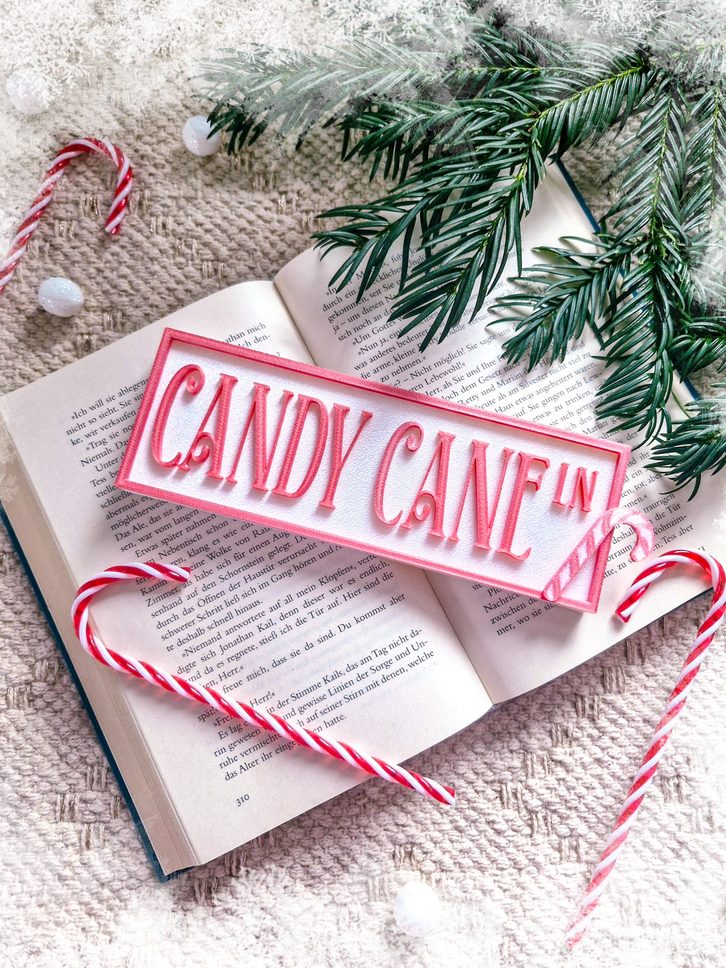 Christmas Street Sign – Candy Cane Lane | Deko fürs Bücherregal | 3D-Druck