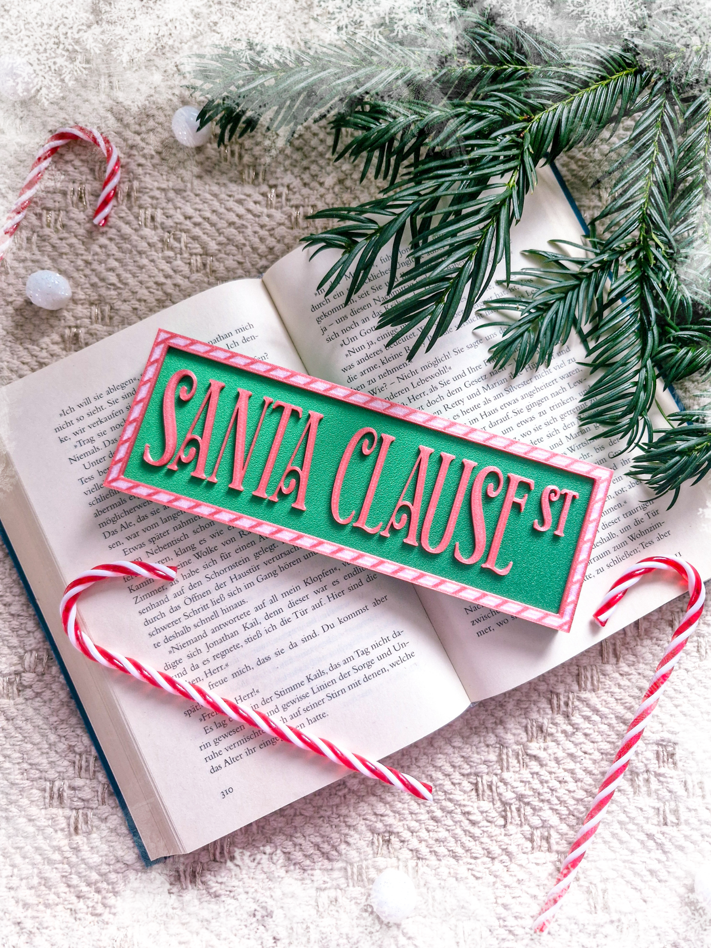Christmas Street Sign – Santa Clause Street | Deko fürs Bücherregal | 3D-Druck